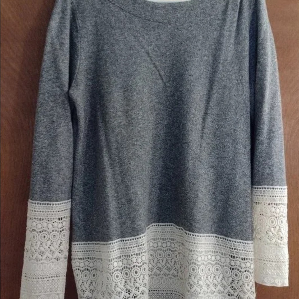 1775 Gray Long Sleeve Lace Trim Cozy Top Size Medium